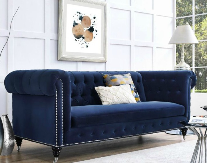 Put your House shinning this Christmas with these 7 velvet sofas ➤Discover the season's newest designs and inspirations. Visit us at www.designbuildideas.eu #designbuildideas #homedecorideas #colorschemeideas @designbuildideas